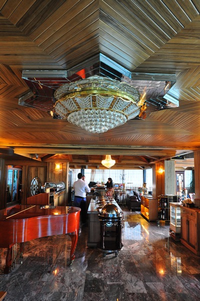 Sunday Buffet at Bay Lodge
